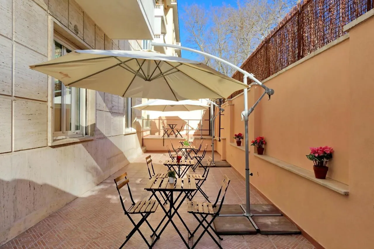 Domus Ponte Milvio Hotel Rome 2*,